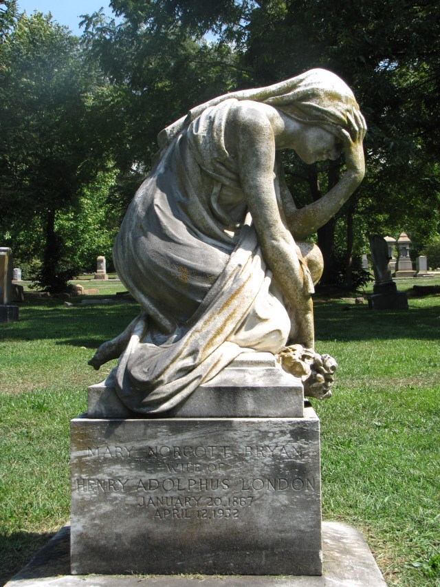 The Mary Norcott Bryan London Monument in the Elmwood Cemetery at Charlotte, North Carolina